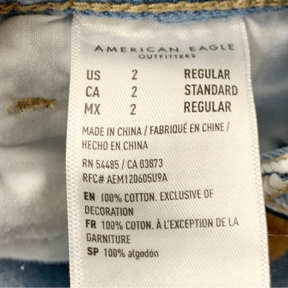 American Eagle Women 2 Jeans Mom Straight Light Wash High Rise Distressed Cotton - Picture 9 of 9